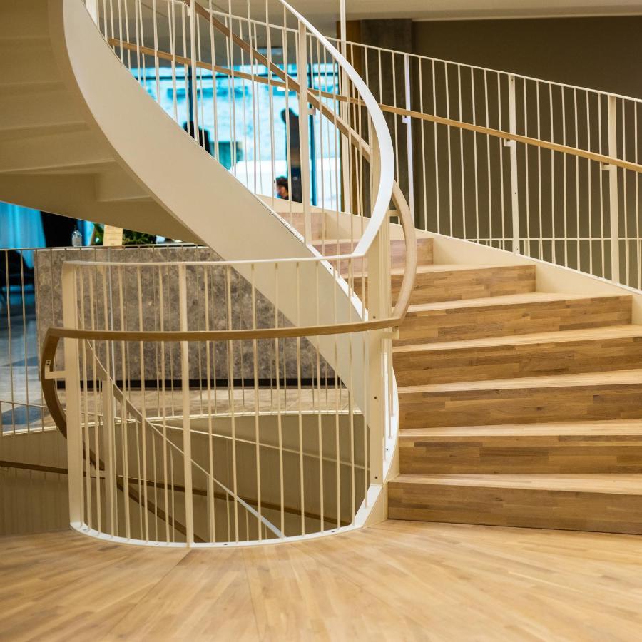 Comwell Copenhagen Portside Dolce By Wyndham Hotel Exterior foto "The staircase of the building is made of wood and metal."